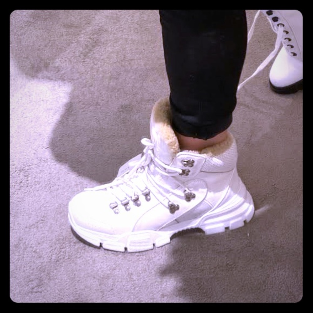 COPY - GUCCI Flashtrek faux shearling leather-sue…